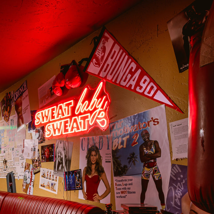 Cafe & Bar